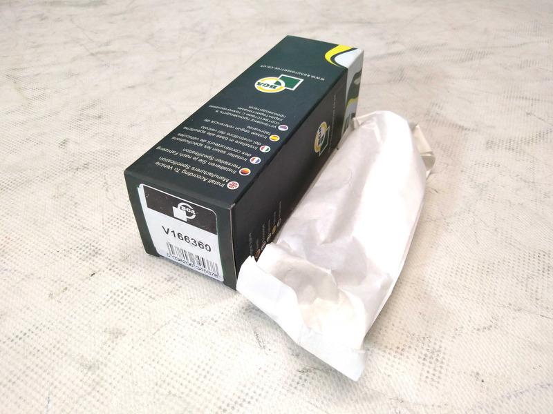 BGA V166360 - Soupape d'admission droxauto.com