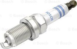 BOSCH 0 242 236 670 - Bougie d'allumage droxauto.com
