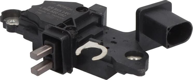 BOSCH 1 986 AE0 082 - Régulateur d'alternateur droxauto.com