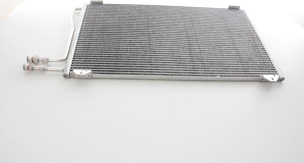 BSG BSG 60-525-002 - Condensateur, climatisation droxauto.com