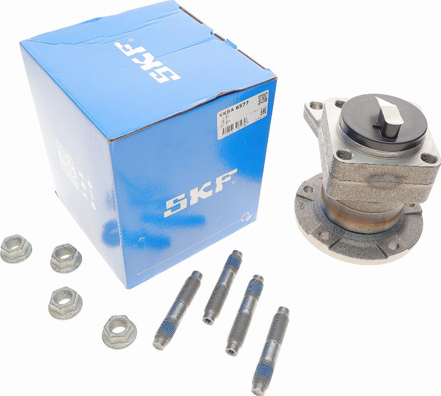 SKF VKBA 6577 - Kit de roulements de roue droxauto.com