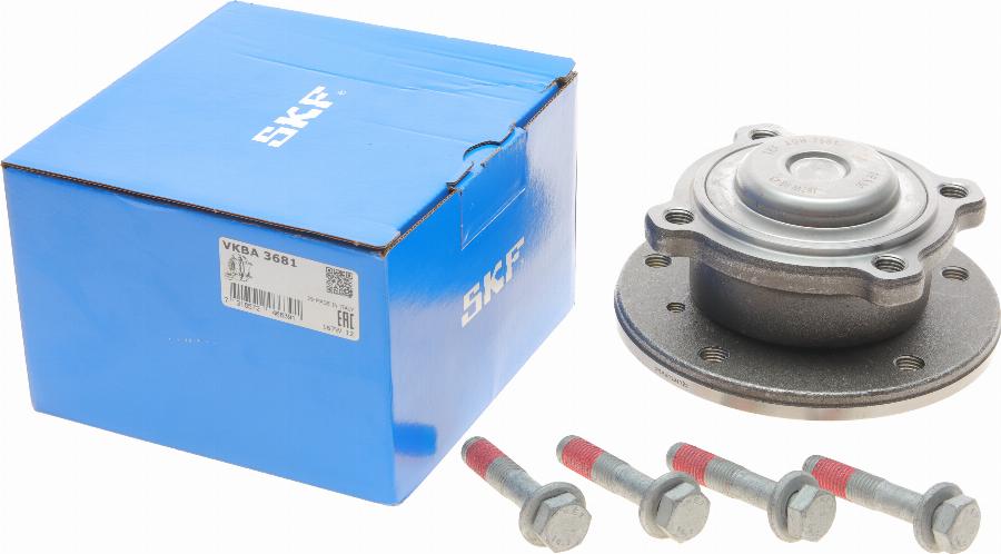SKF VKBA 3681 - Kit de roulements de roue droxauto.com