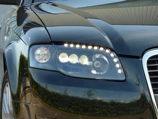 TYC 20-11379-10-20 - Kit de projecteurs principaux droxauto.com