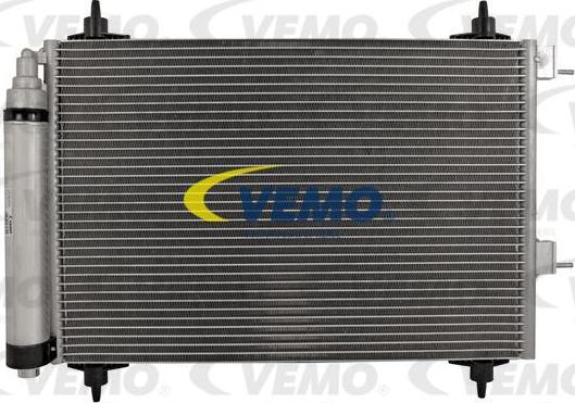 Vemo V42-62-0009 - Condensateur, climatisation droxauto.com