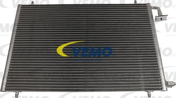 Vemo V42-62-0001 - Condensateur, climatisation droxauto.com