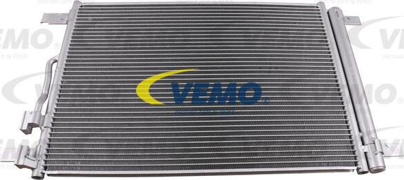 Vemo V15-62-1054 - Condensateur, climatisation droxauto.com