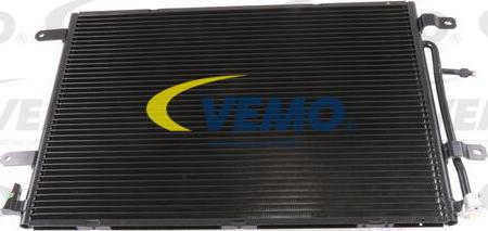 Vemo V15-62-1051 - Condensateur, climatisation droxauto.com