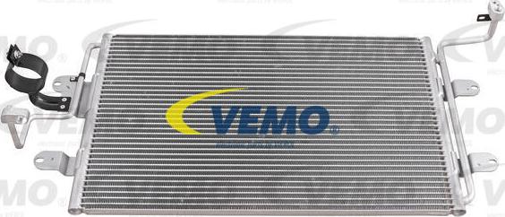 Vemo V15-62-1005 - Condensateur, climatisation droxauto.com