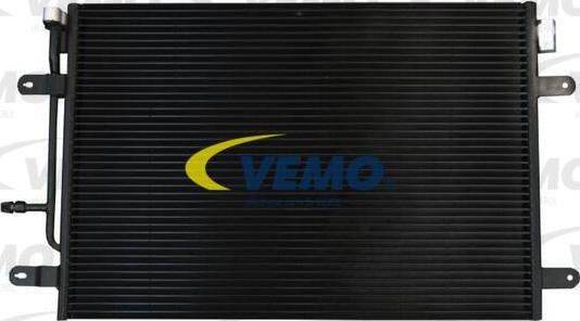 Vemo V15-62-1035 - Condensateur, climatisation droxauto.com