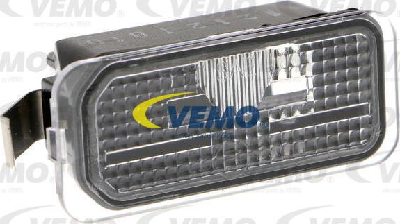 Vemo V25-84-0003 - Feu éclaireur de plaque droxauto.com