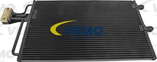Vemo V22-62-0004 - Condensateur, climatisation droxauto.com