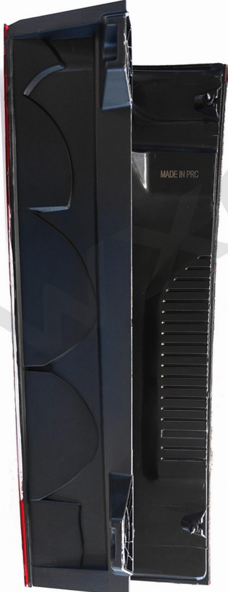 WXQP 151343 - Feu arrière droxauto.com