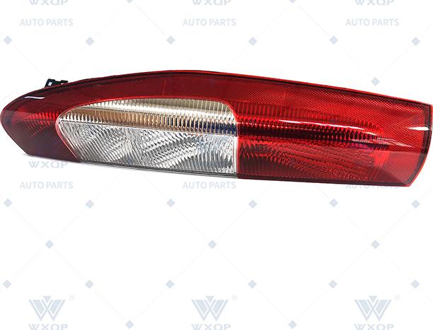 WXQP 170841 - Feu arrière droxauto.com