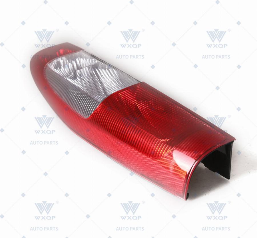 WXQP 170843 - Feu arrière droxauto.com