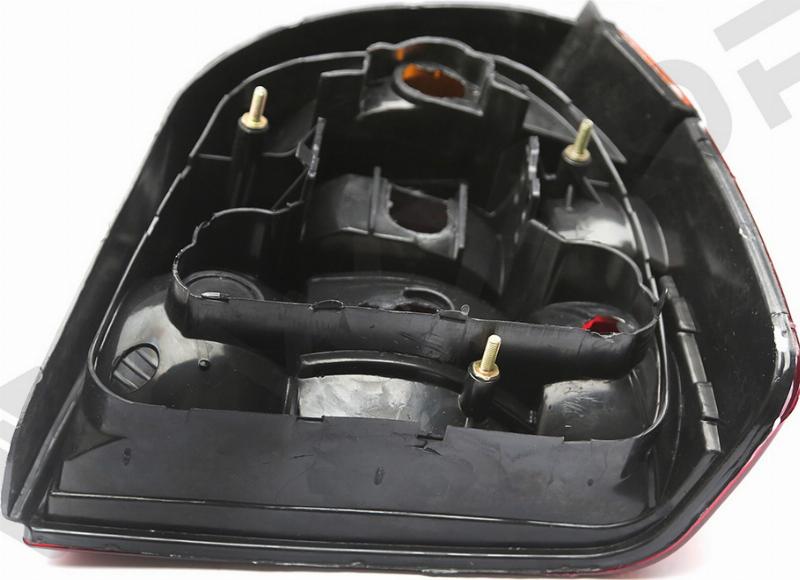 WXQP 372729 - Feu arrière droxauto.com