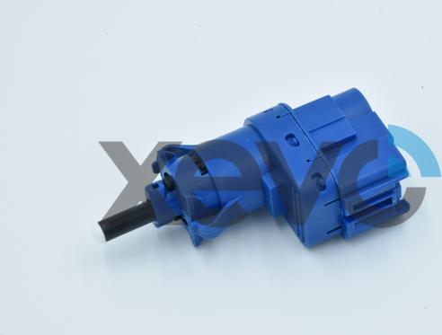 XEVO XBL7692 - Interrupteur des feux de freins droxauto.com