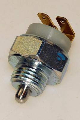 XEVO XBL7630 - Contacteur, feu de recul droxauto.com